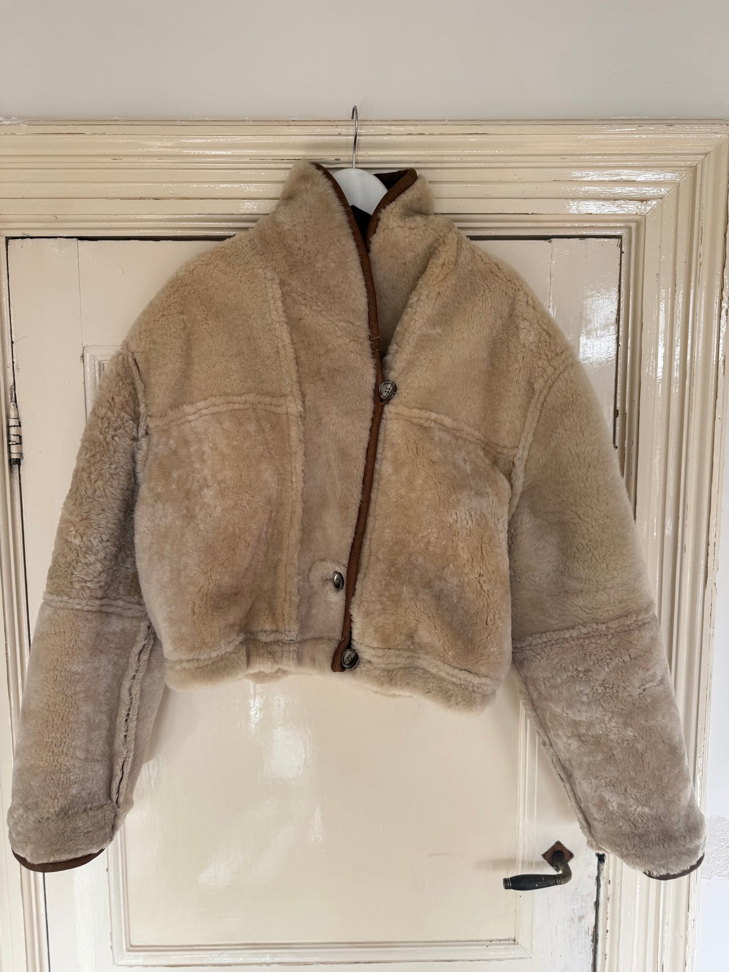 Vintage cropped lammy coat remade reversible bruin maat M-XL