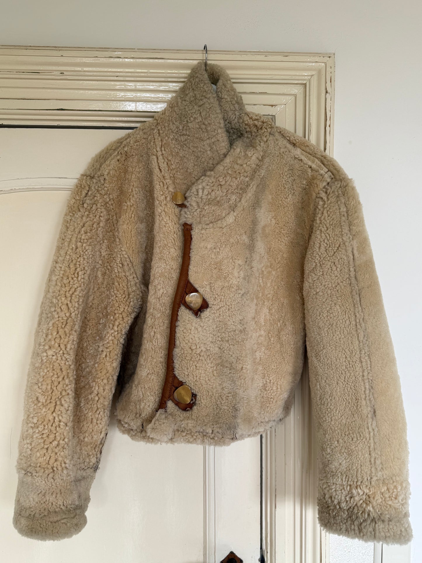 Vintage cropped lammy coat remade reversible bruin maat M-XL