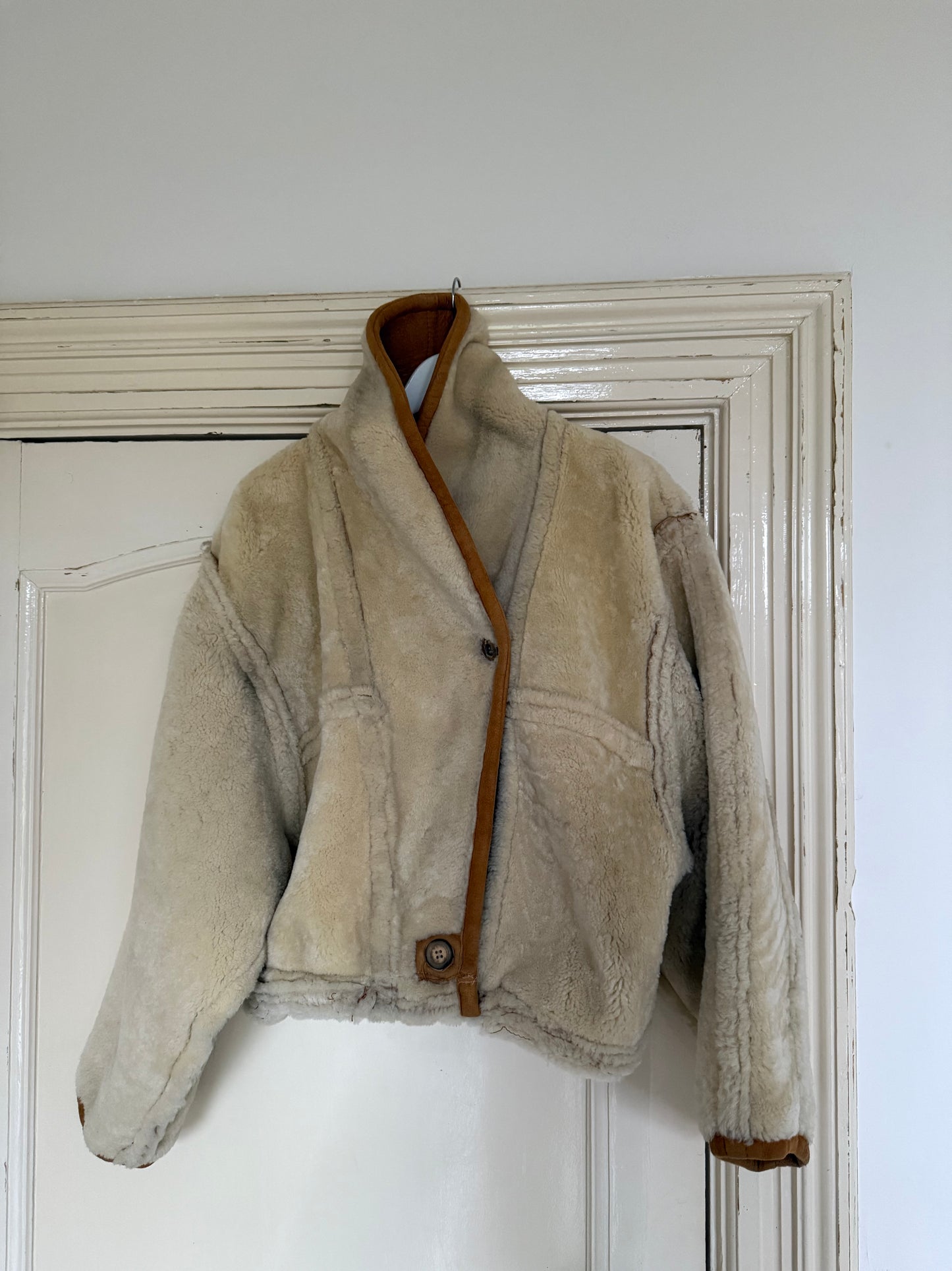 Vintage cropped lammy coat remade reversible bruin maat S-L