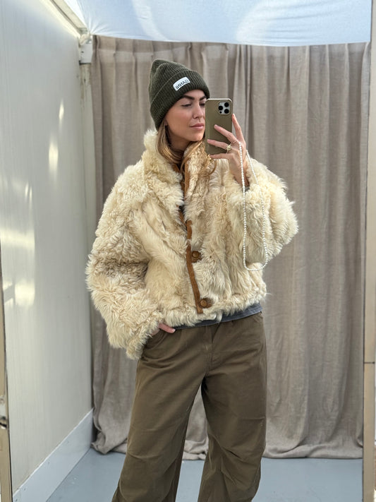 Cropped lammy coat Vintage re-made  maat M-XL Fluffy Beige reversible